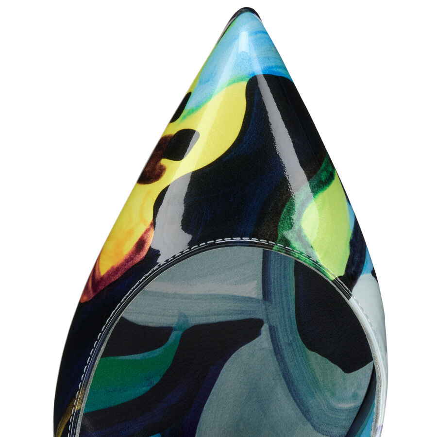 Hot Chick image number 5