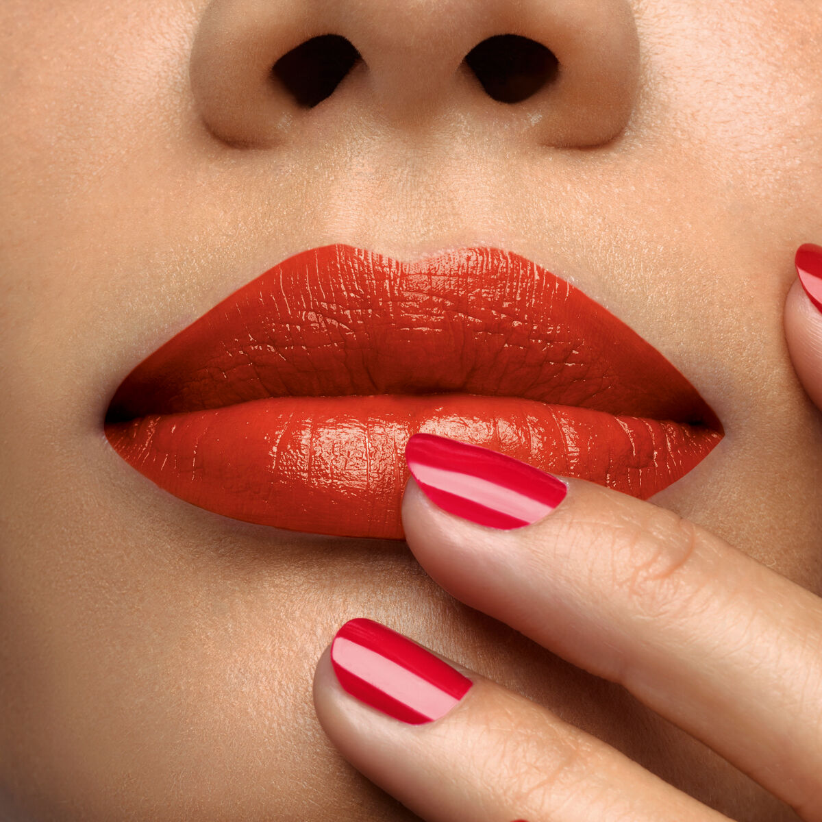 Rouge Louboutin SooooO...Glow On The Go image number 4