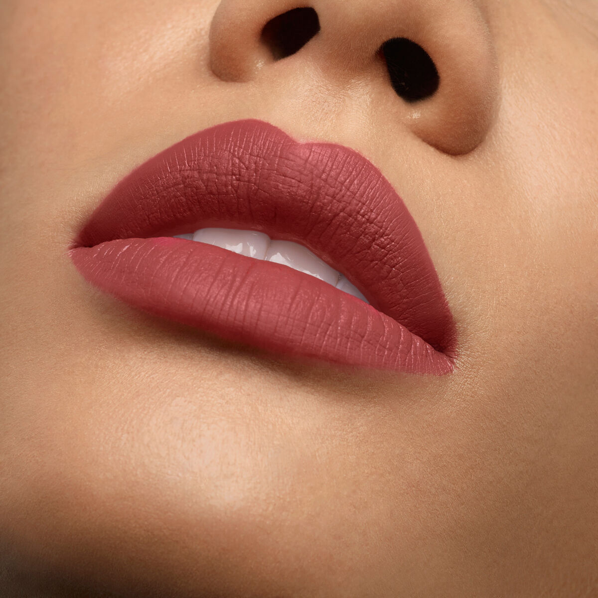 Rouge Louboutin Velvet Matte image number 4