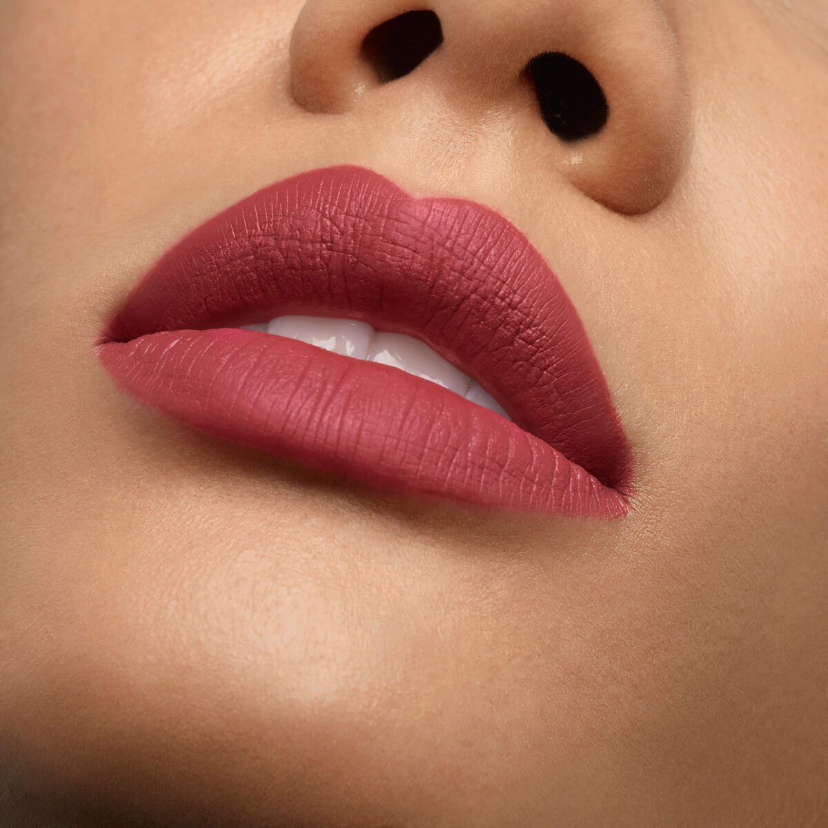 Rouge Louboutin Velvet Matte image number 4