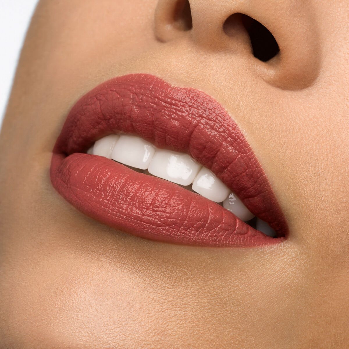 Rouge Louboutin Silky Satin On The Go image number 4