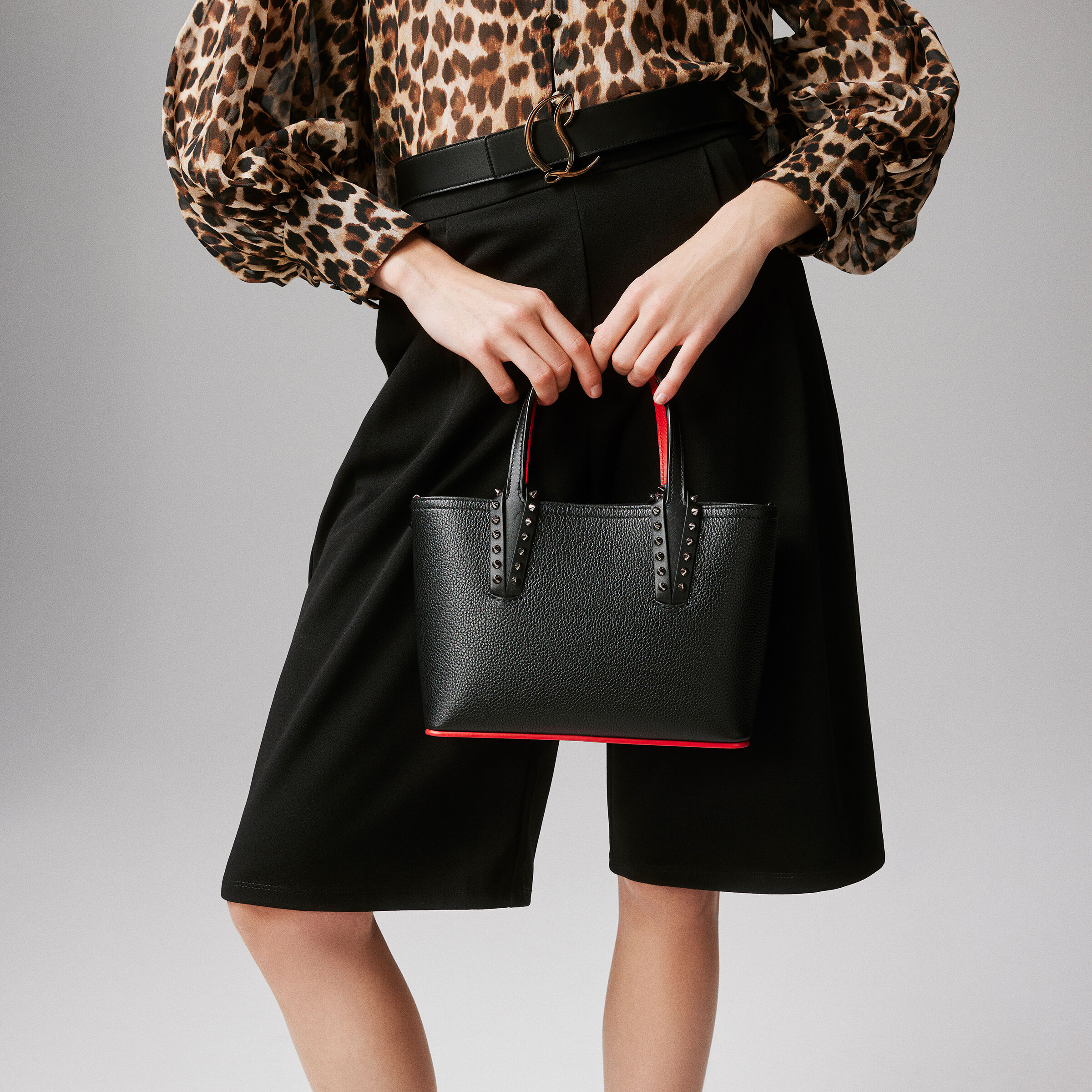 Cabata mini - Tote bag - Calf leather and spikes - Black