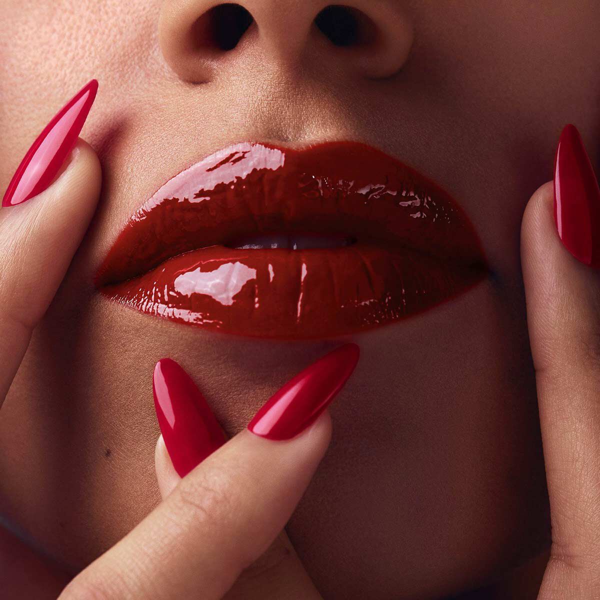 Rouge Stiletto Vinyl Gloss image number 4