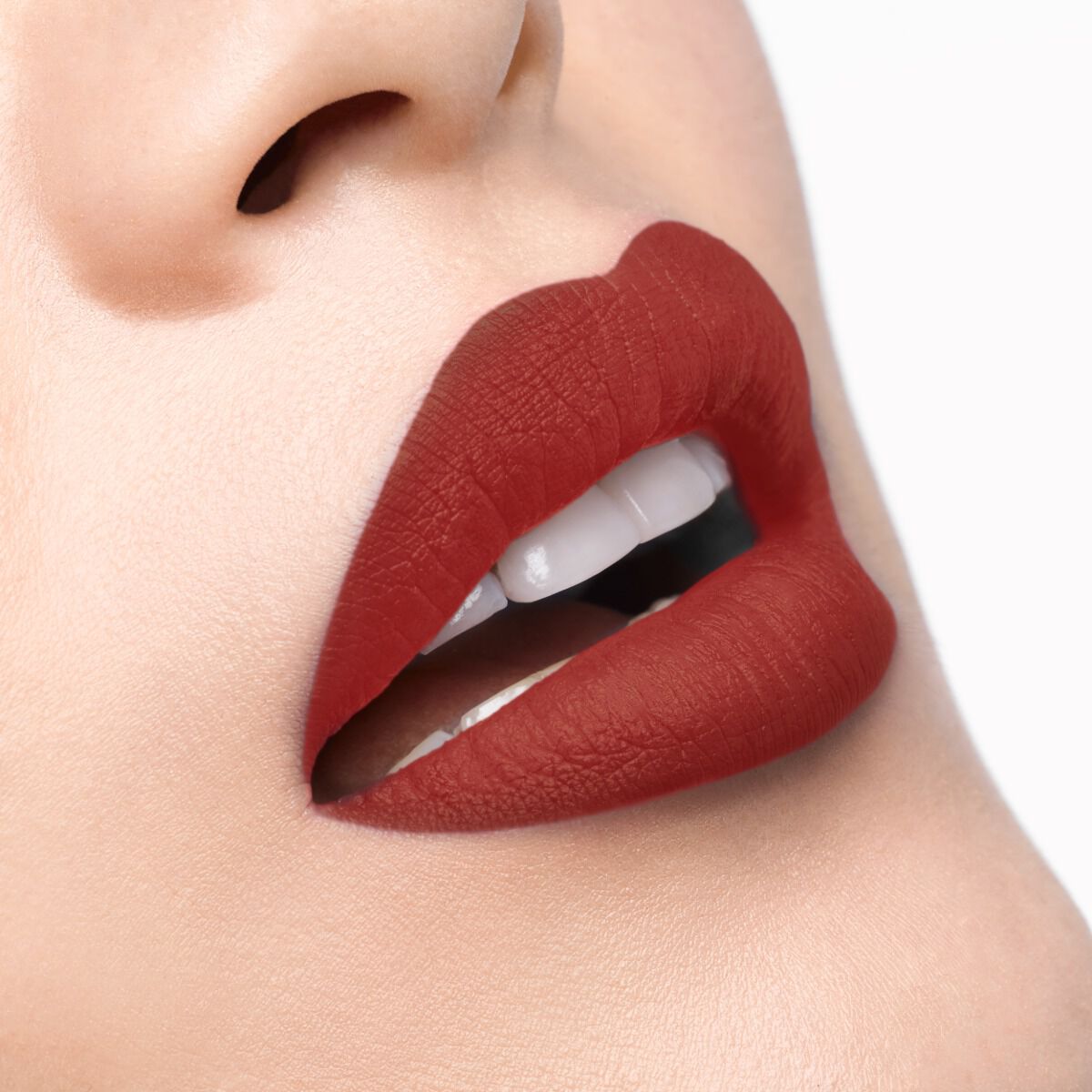 Epic Brunette image number 4