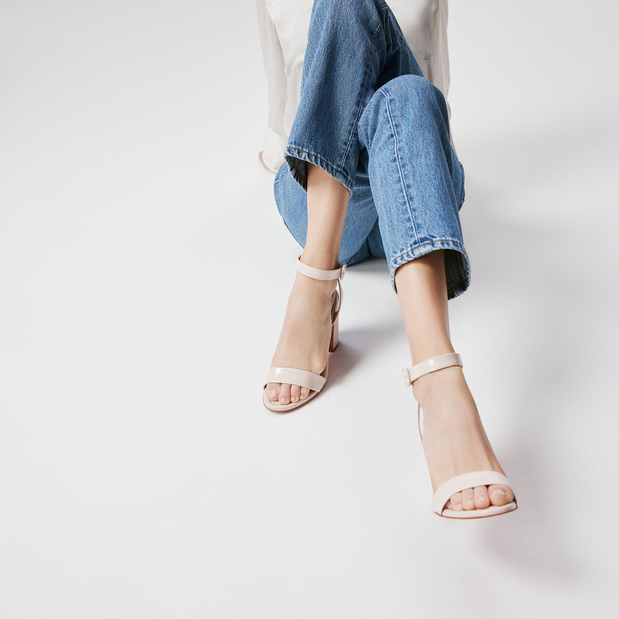 Miss Sabina image number 1