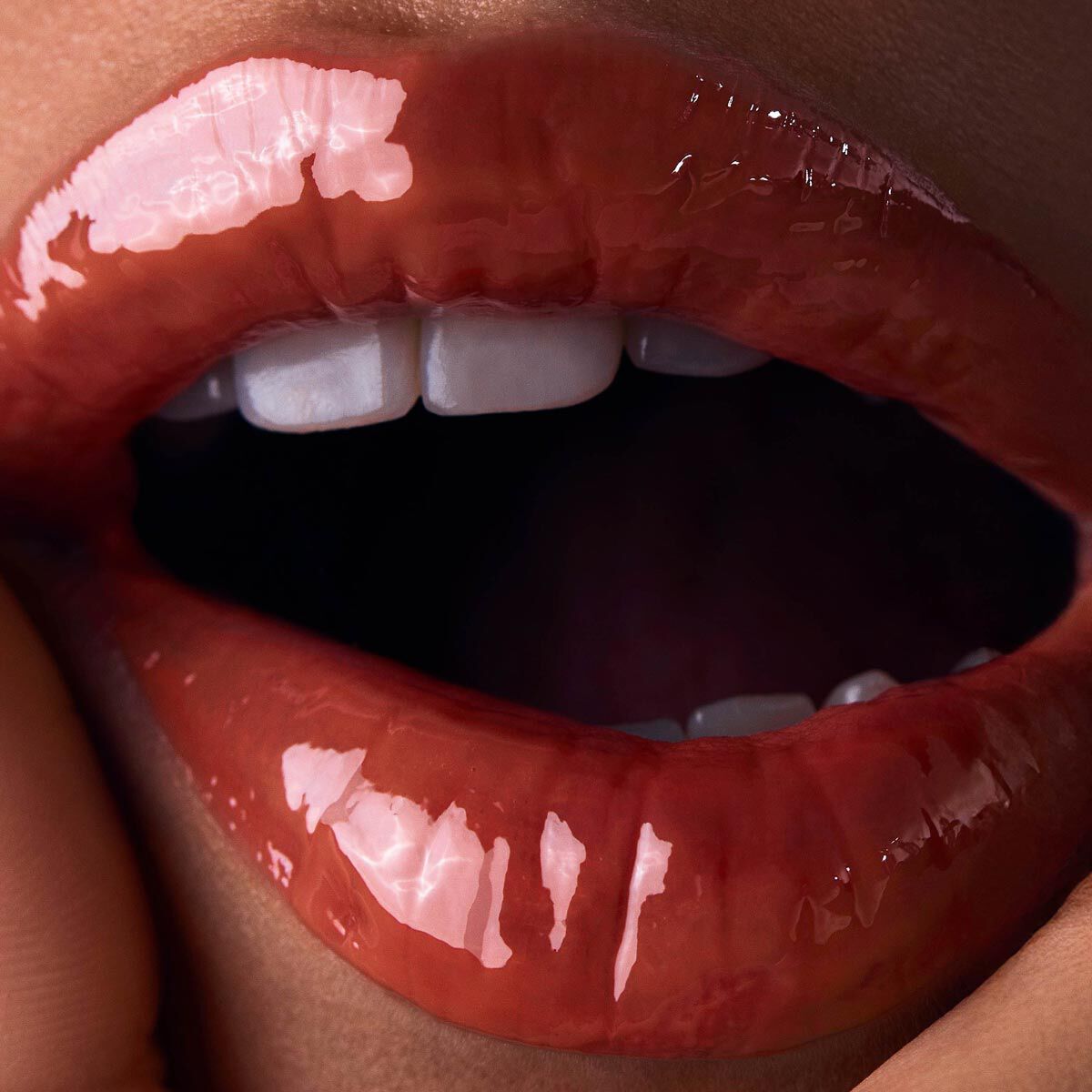 Rouge Stiletto Vinyl Gloss image number 4