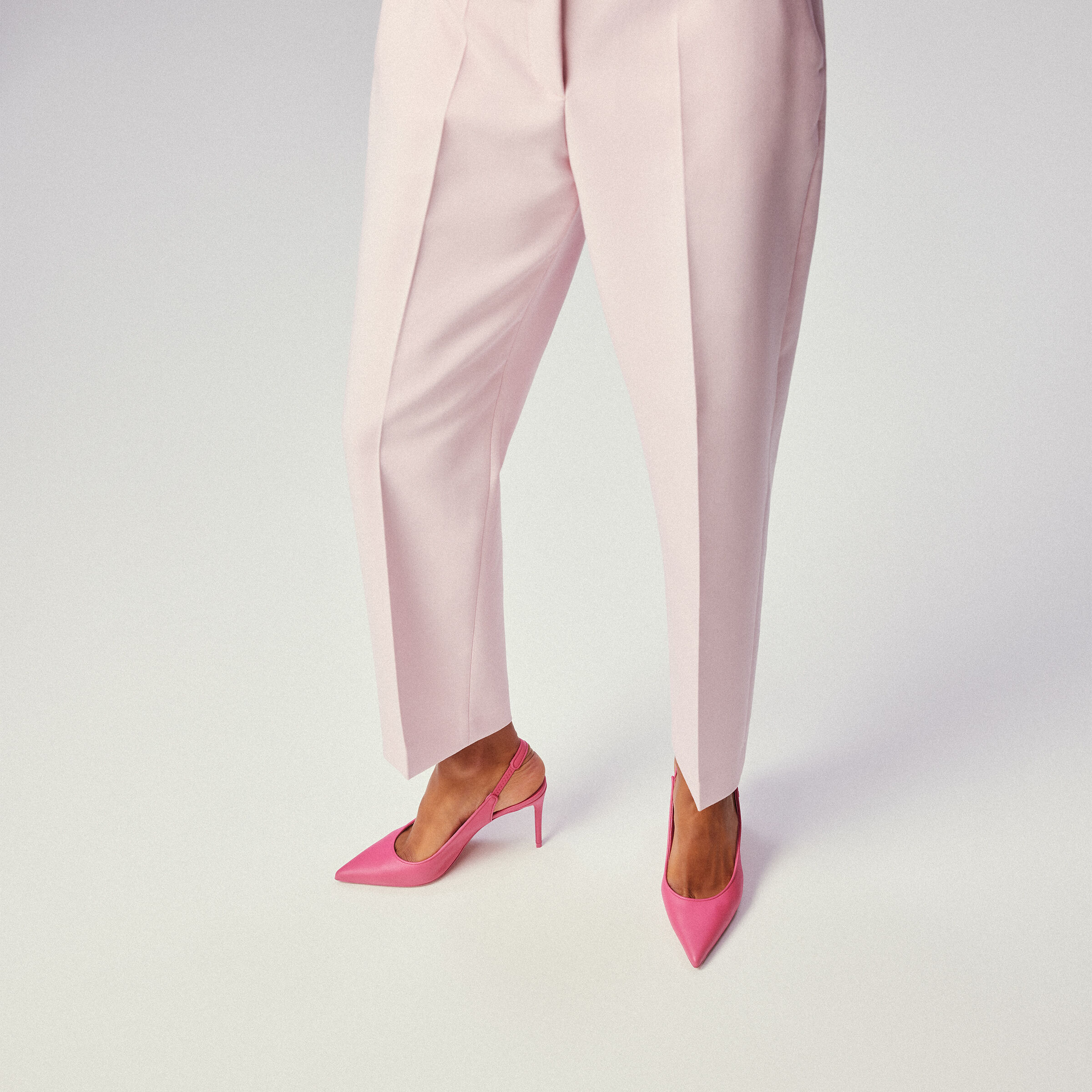 Sporty Kate Sling image number 1