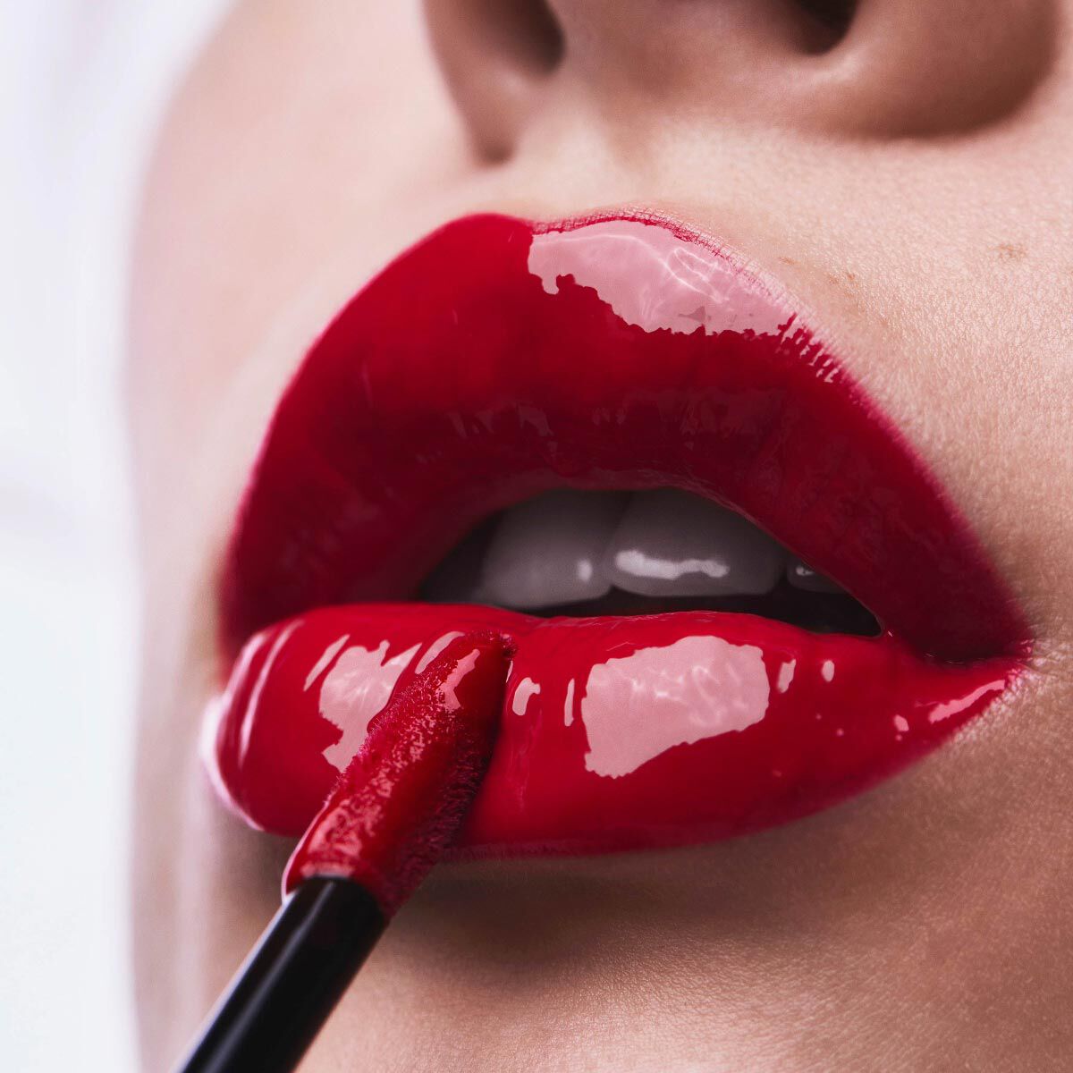 Rouge Stiletto Vinyl Gloss image number 3